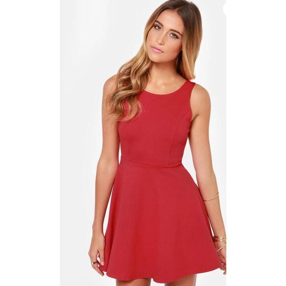 Lulu's Pish Posh Red Sleeveless V-Neck Fit and Flare Skater Dress size Small - Picture 1 of 9